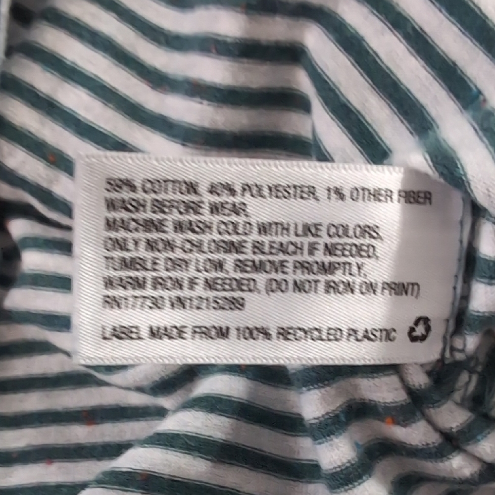 EUC Bundle Of 2 Long Sleeve Shirts - Cat And Jack 4t - Picture 7 of 8